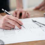 建築士と建築施工管理技士の違いは？　業務の範囲や役割、両方の資格を取るメリットについて解説